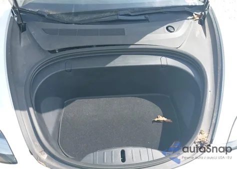 2018 Tesla Model 3 Long Range/Performance z USA, uszkodzony, nr VIN 5YJ3E1EB0JF093846